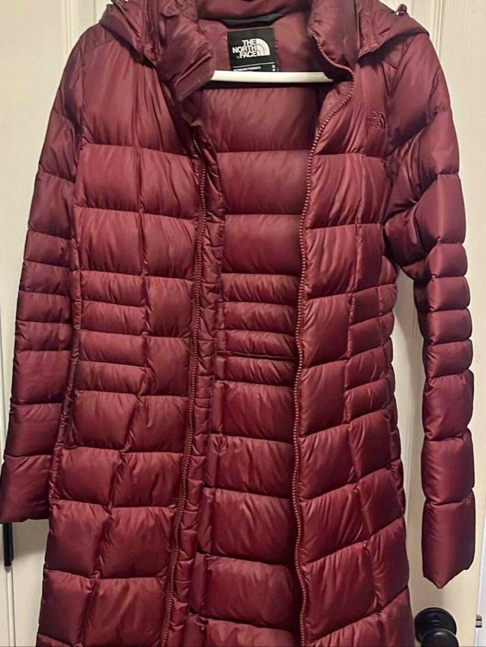 The North Face Women's Puffer Jacket - Deep Red